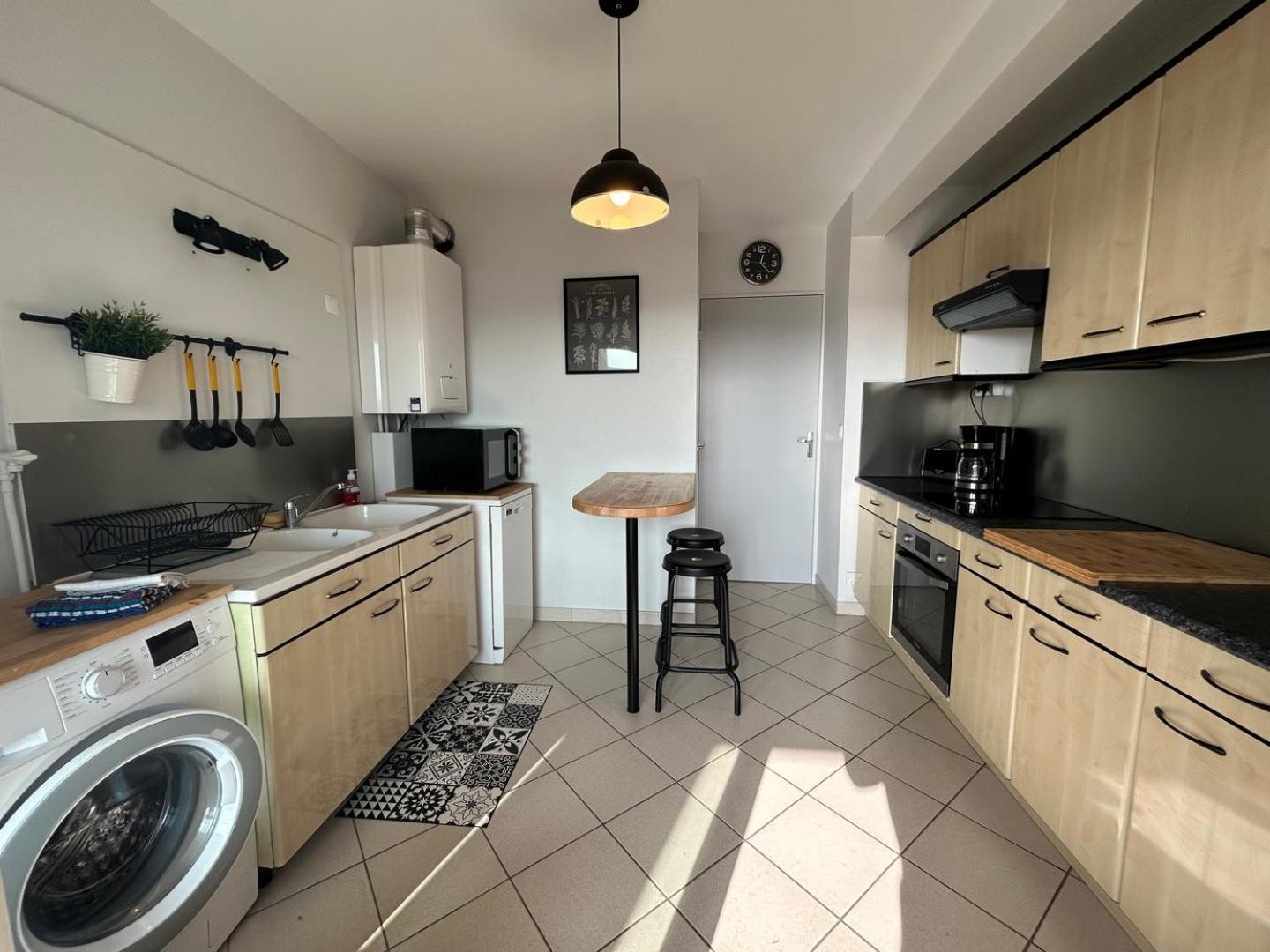 The Belvedere: City Centre With Magnificent Views Apartment Поатие Екстериор снимка