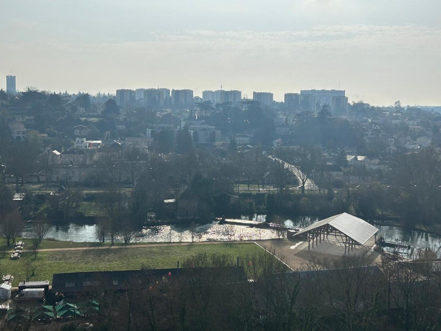 The Belvedere: City Centre With Magnificent Views Apartment Поатие Екстериор снимка