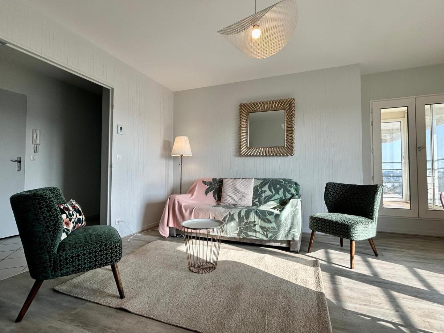 The Belvedere: City Centre With Magnificent Views Apartment Поатие Екстериор снимка