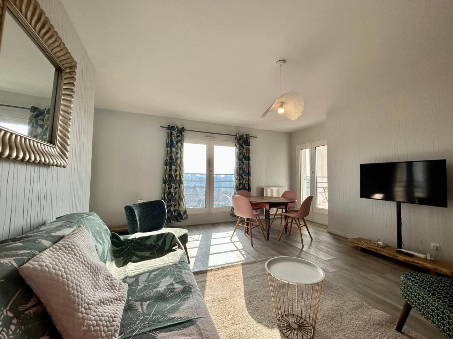 The Belvedere: City Centre With Magnificent Views Apartment Поатие Екстериор снимка