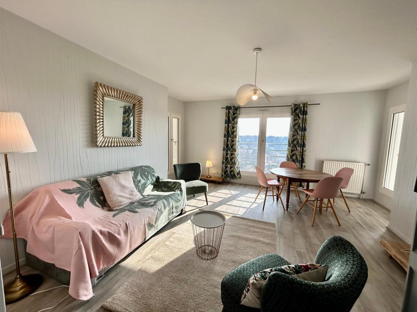 The Belvedere: City Centre With Magnificent Views Apartment Поатие Екстериор снимка