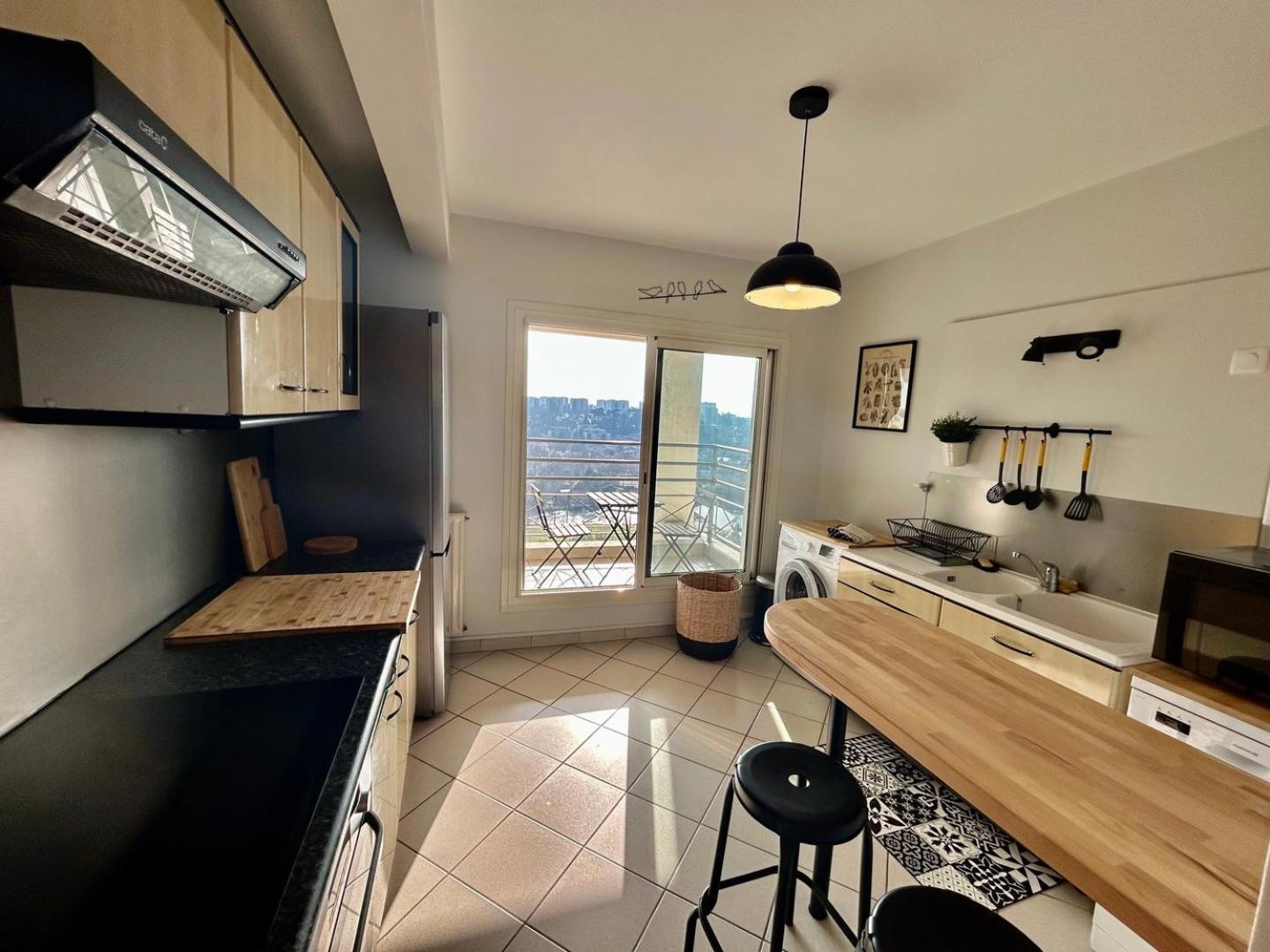 The Belvedere: City Centre With Magnificent Views Apartment Поатие Екстериор снимка